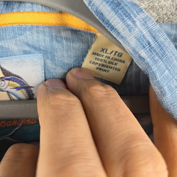 Tommy Bahama Silk Button Shirt Mens XL Blue Island Modern Fit Floral Hawaiian - Picture 5 of 7